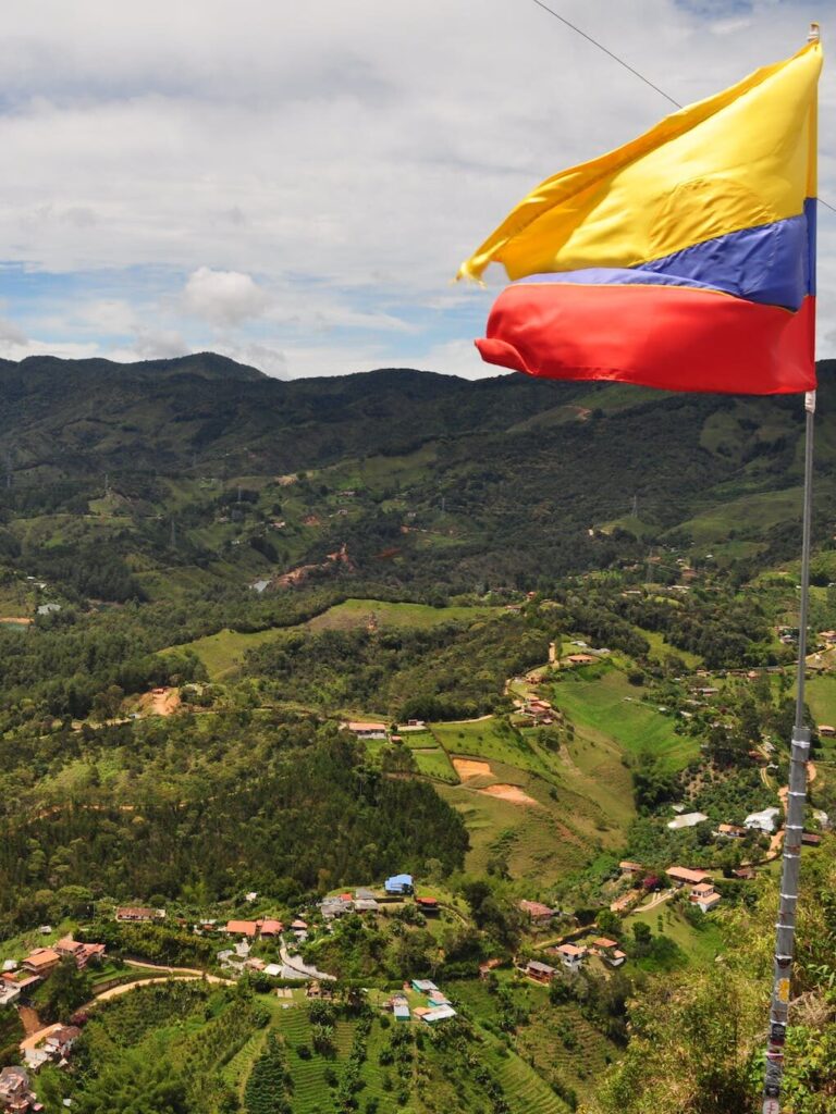 HISTORIAS DE RESILIENCIA, FLORES DE RESISTENCIA. MUJERES DE LOS MONTES DE MARIA